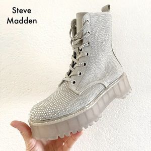 NIB STEVE MADDEN DYNAMITE SILVER MULTI RHINESTONE BOOTS